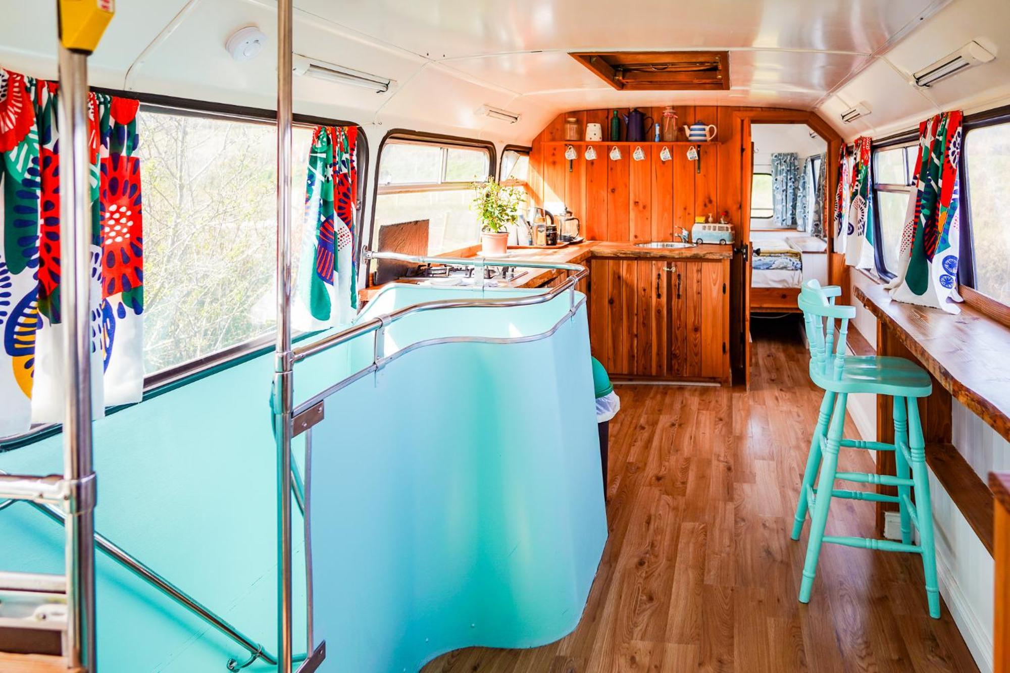Double Decker Bus At Valentia Island Escape Hotell Chapeltown Eksteriør bilde